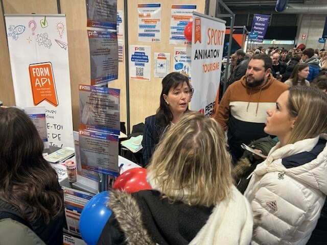 Salons étudiants - Le stand de FORMAPI et PERF'FORM à Studyrama Besançon