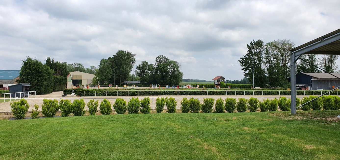 manege equit academie braze en plaine